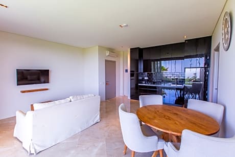 1.5 Bedroom Apartment Ocean Side