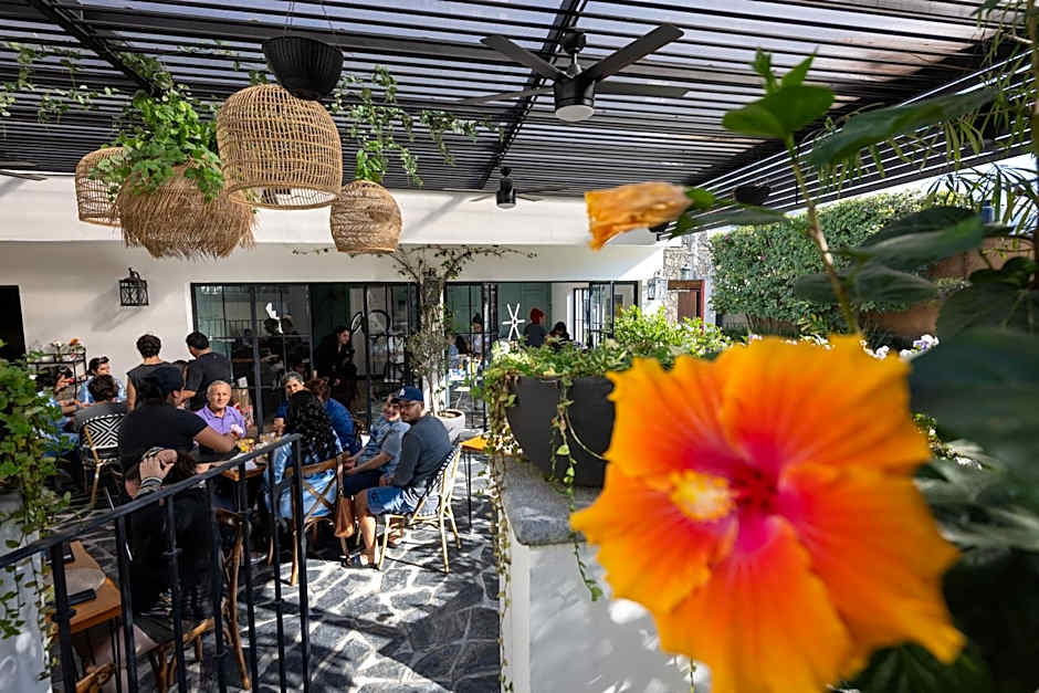 Tatala Hotel & Garden