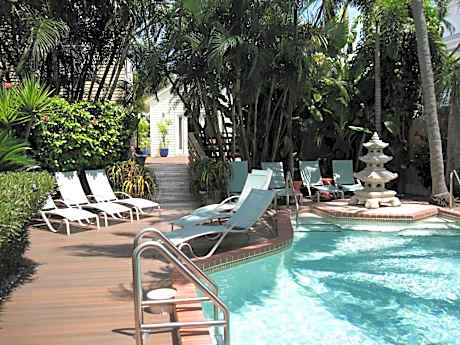 Deluxe One-Bedroom Apartment