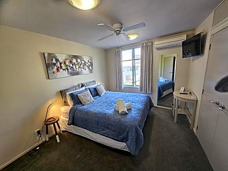 King Room with Spa Bath