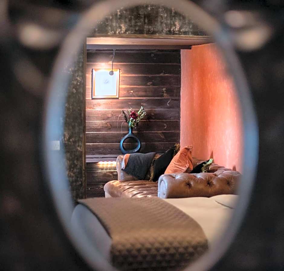 Red Lion, Coorie Inn