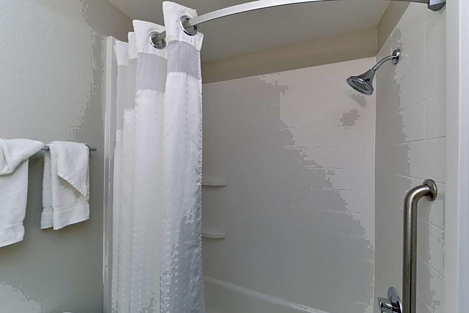 Holiday Inn Express & Suites Pueblo By IHG