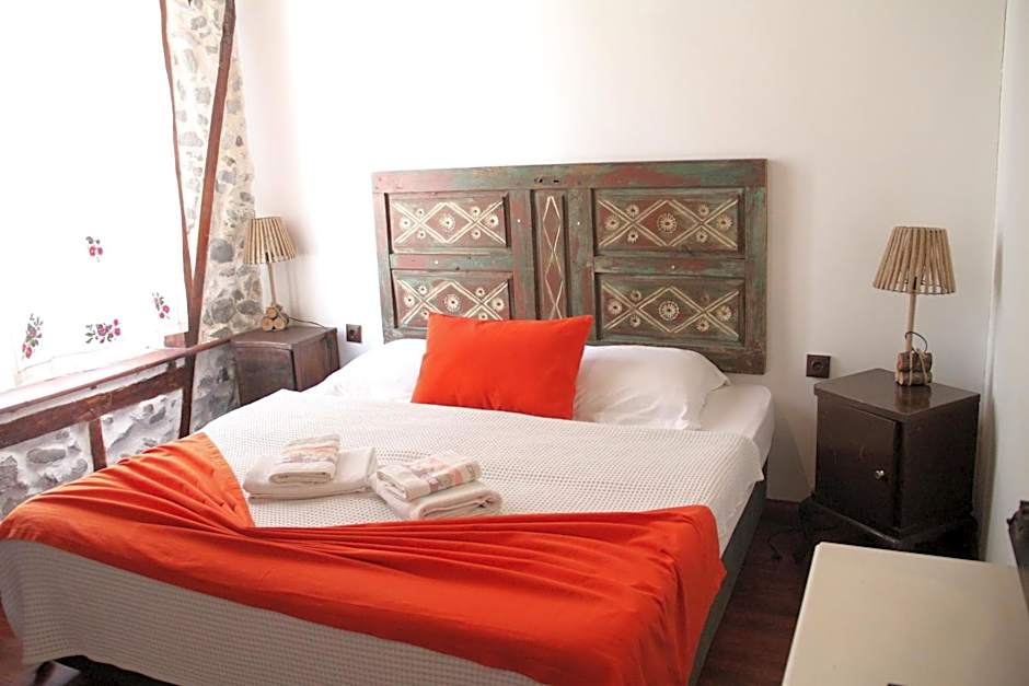 Zdjęcie 1 z 7 — Deluxe 1 Double Bed or 2 Beds