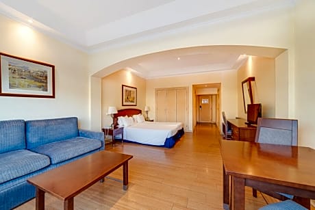 Junior Suite (2 Adults)