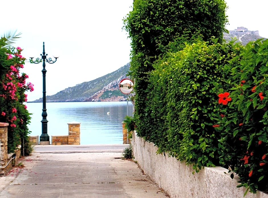 Papafotis Apartments & Suites