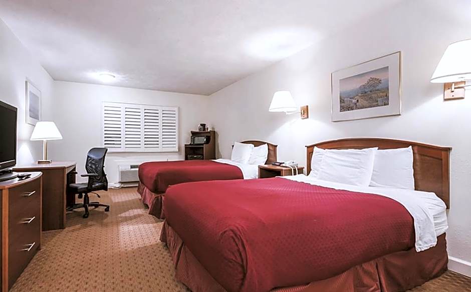 Sky Palace Inn & Suites McCook – McCook, NE