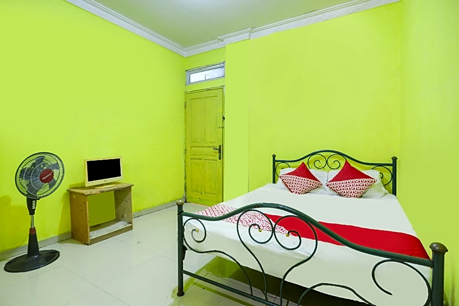 Hotel O Emes Jaya HomestayNearSamsung Electronic Indonesia PT