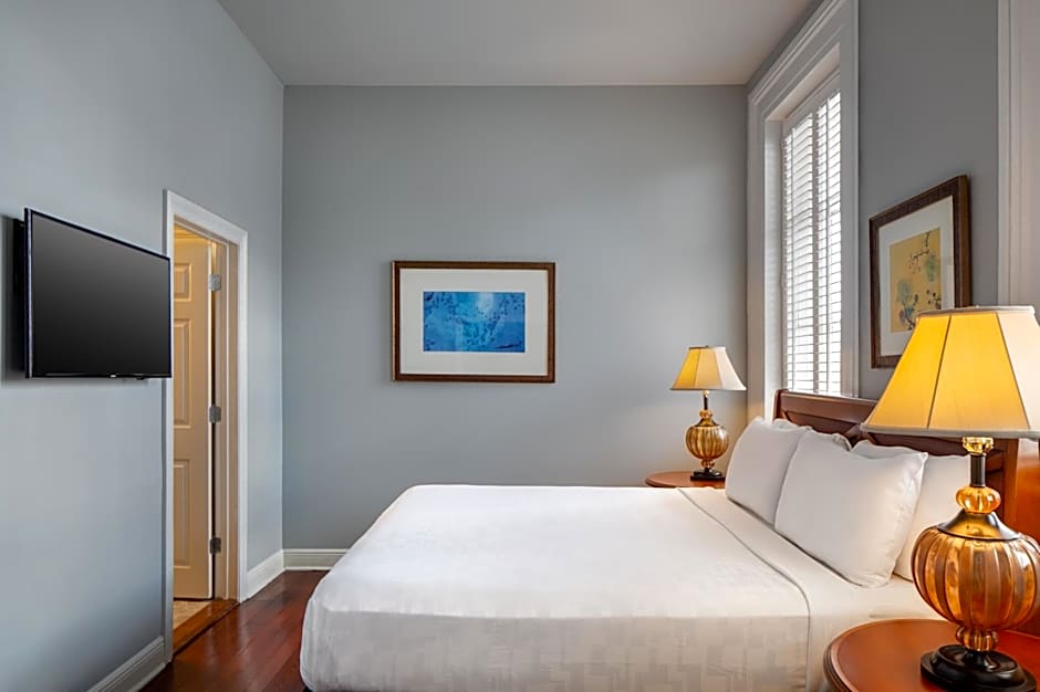 New Orleans Courtyard Hotel by the French Quarter