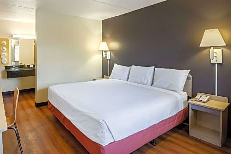 1 King Bed, Nonsmoking