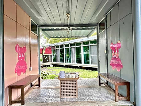 Queen Studio