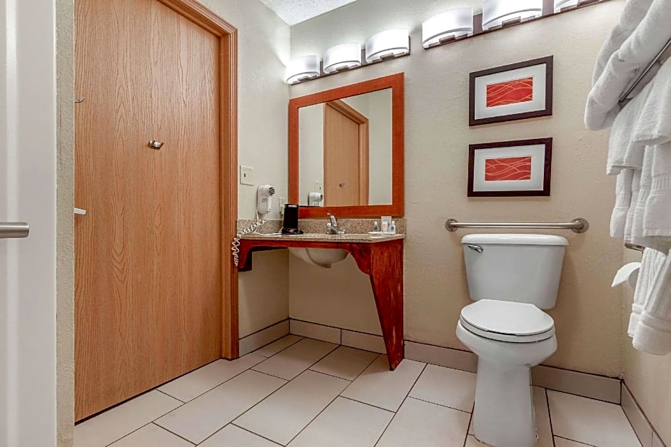 Comfort Inn & Suites Hays I-70