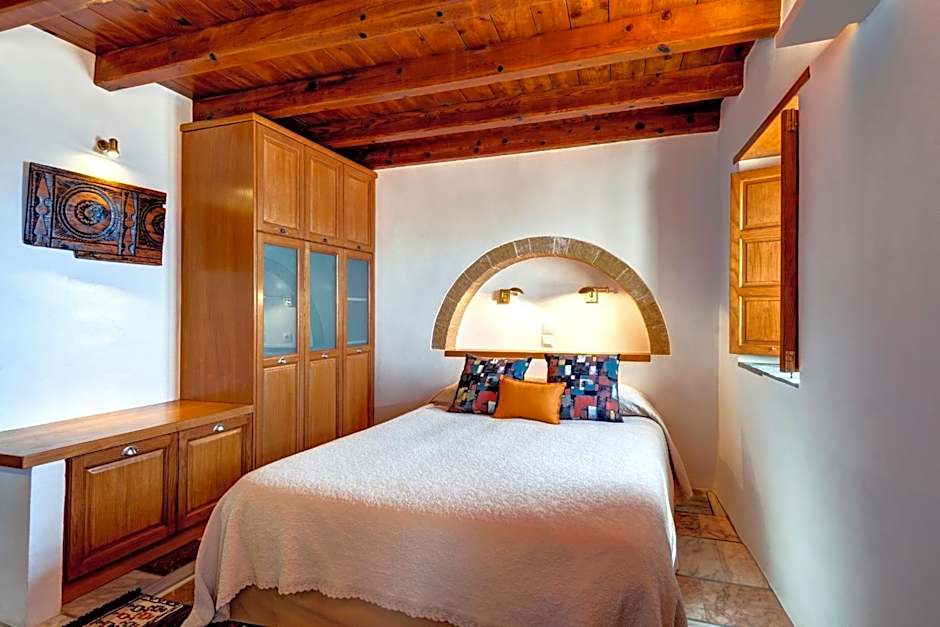 Malvasia Traditional Hotel