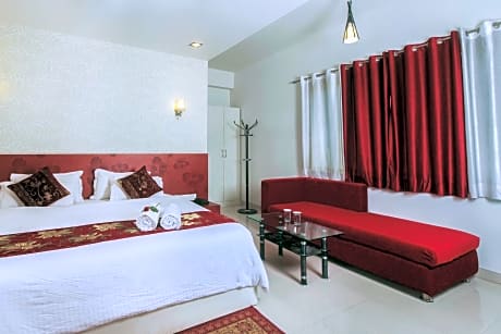 Hotel Metropolitan Near Sindhi Camp