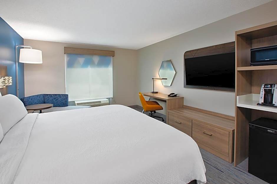 Holiday Inn Express Hotel & Suites Grand Rapids-North By IHG
