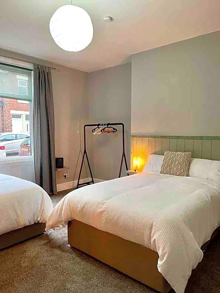 Gorgeous spacious 2 BR home 10 mins to city