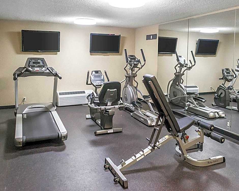 Clarion Hotel Beachwood-Cleveland