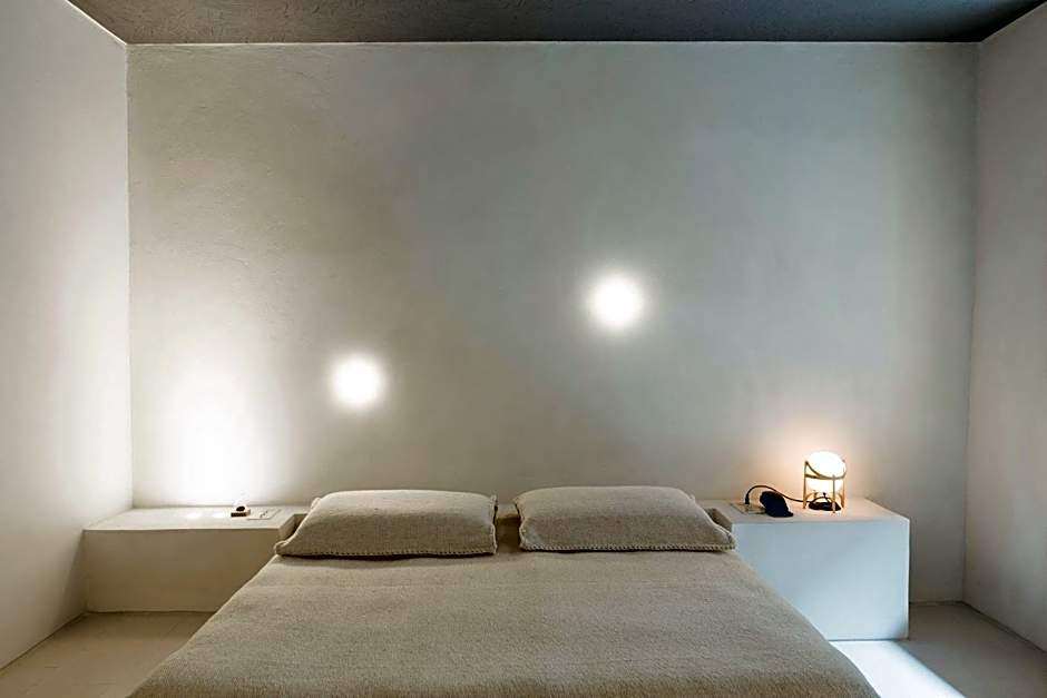 Photo 1 of 4 of Superior 1 King Bed