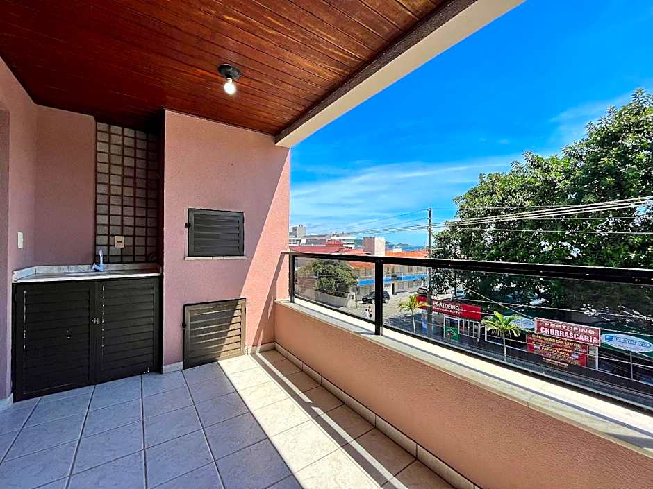 B481 Apto 3 quartos frente para avenida 8 pessoas