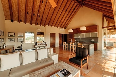 Penthouse with Kitchenette and Balcony