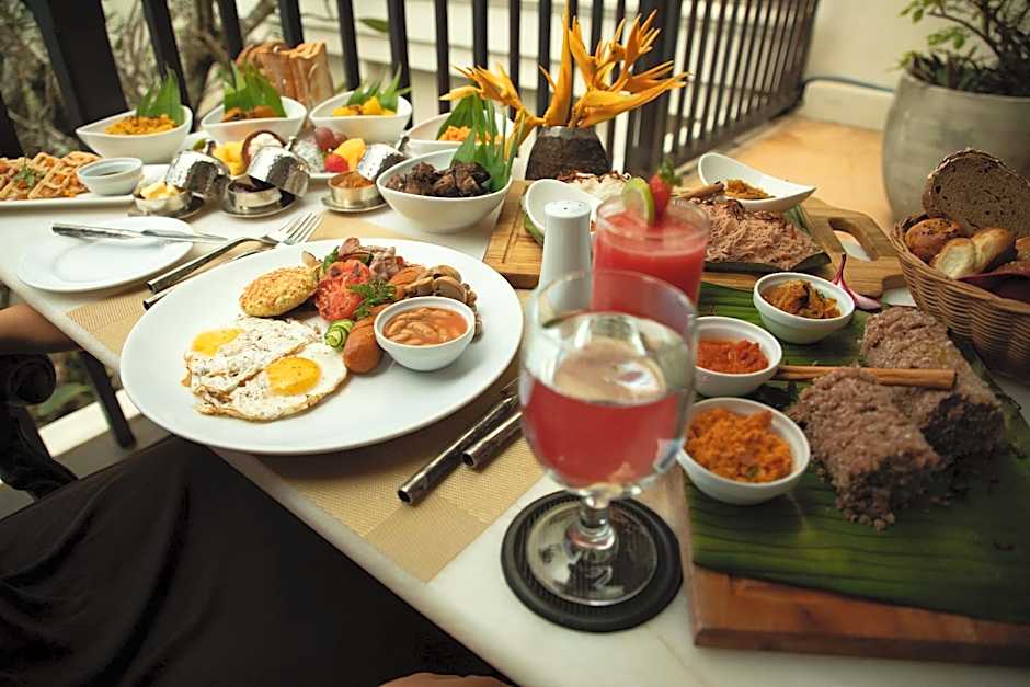 Thambili House by Edwards Collection