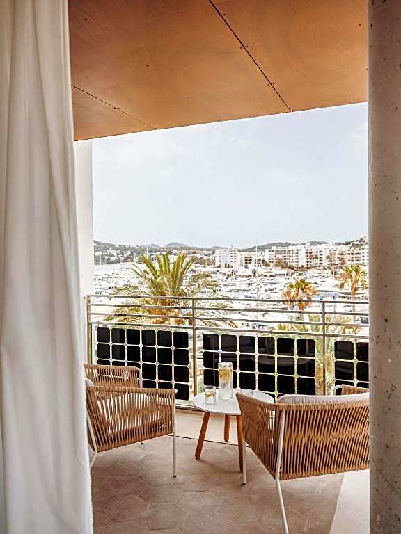 Aguas de Ibiza Grand Luxe Hotel