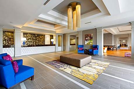 DoubleTree by Hilton Hotel Savannah Historic District