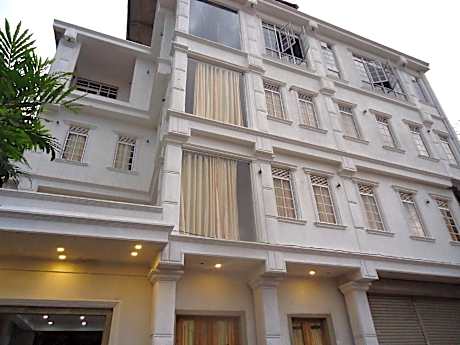 Elegance Range Resort