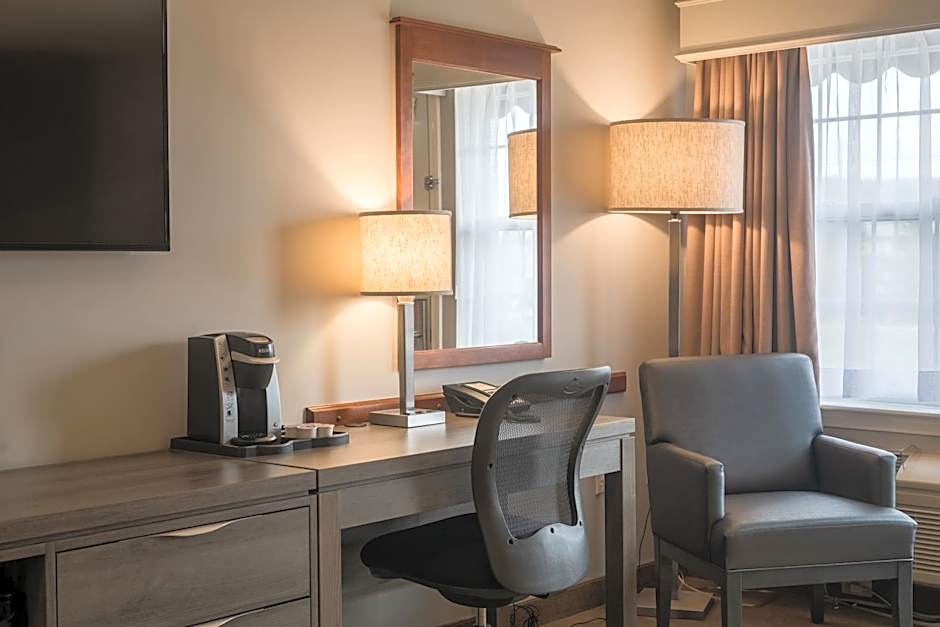 Amsterdam Inn & Suites Moncton