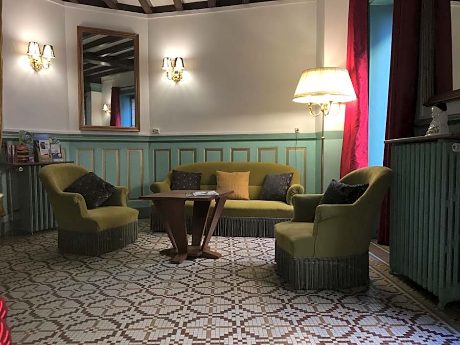 The Old Hotel Ravel Centre