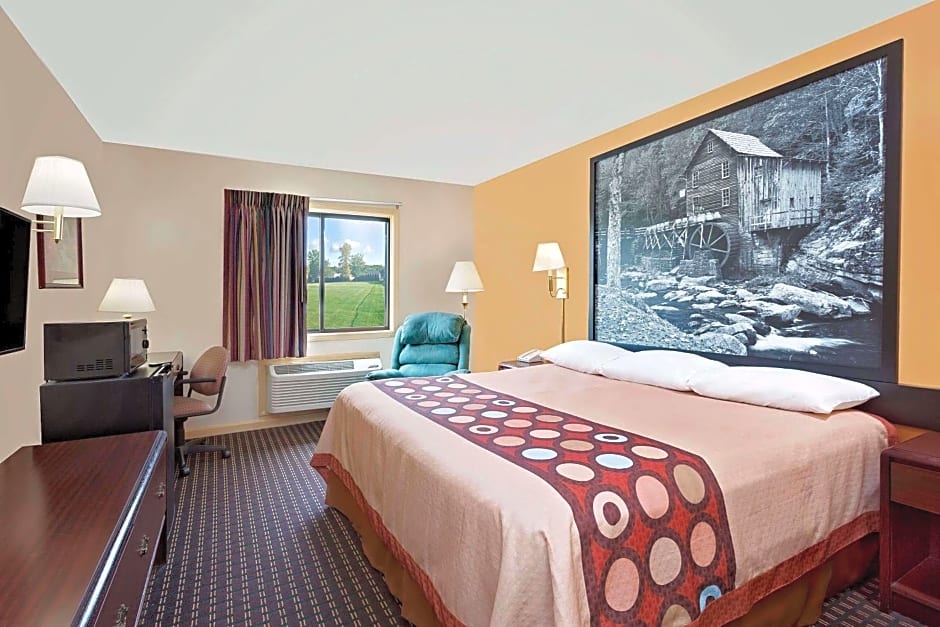 Super 8 by Wyndham Hillsville