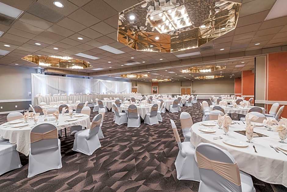 Ramada by Wyndham Fargo