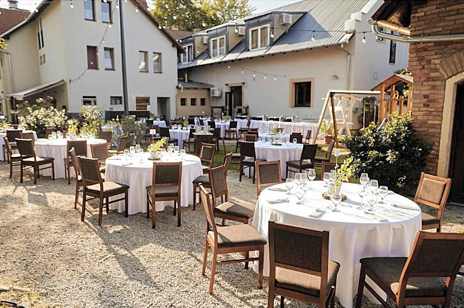 Révész Hotel, Restaurant and Rosa Spa