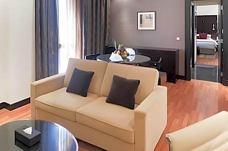 King Junior Suite Additional Living Area