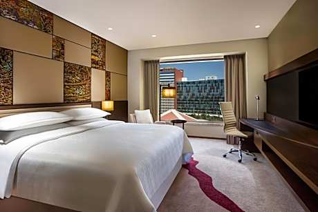 Deluxe Room King Bed with City view