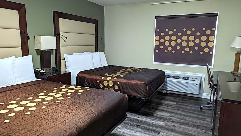 Knights Inn - Bracebridge, ON