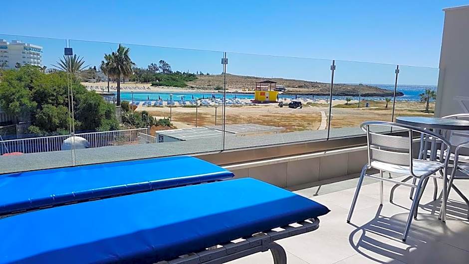 Christopher's Sandy Beach Suites