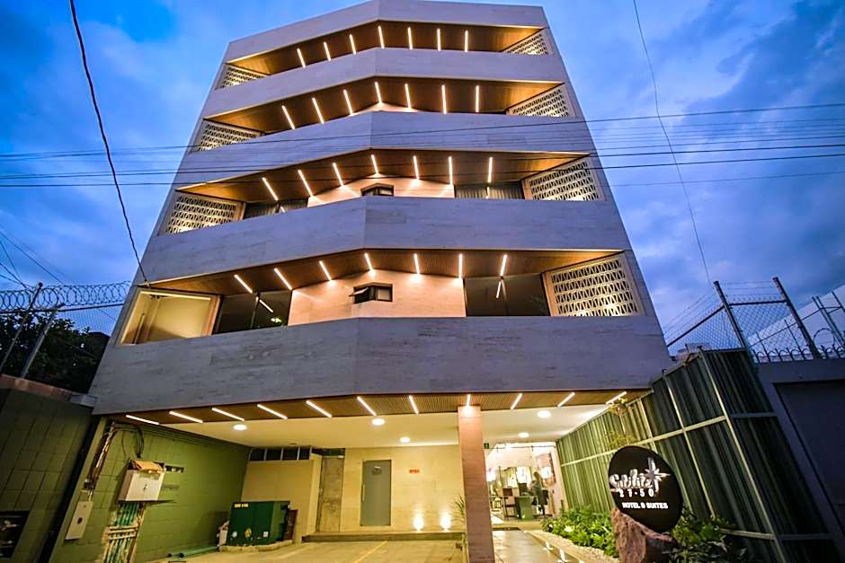 Expo Satelite 2750 Hotel & Suites
