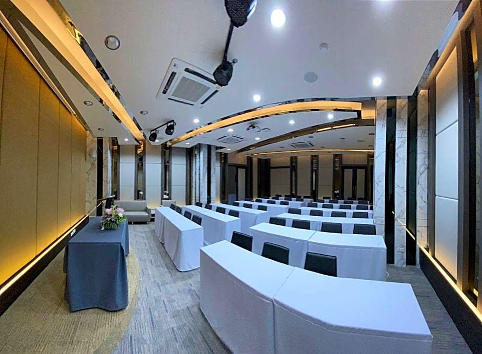 W3 Hotel
