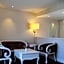 Han Deluxe Hotel
