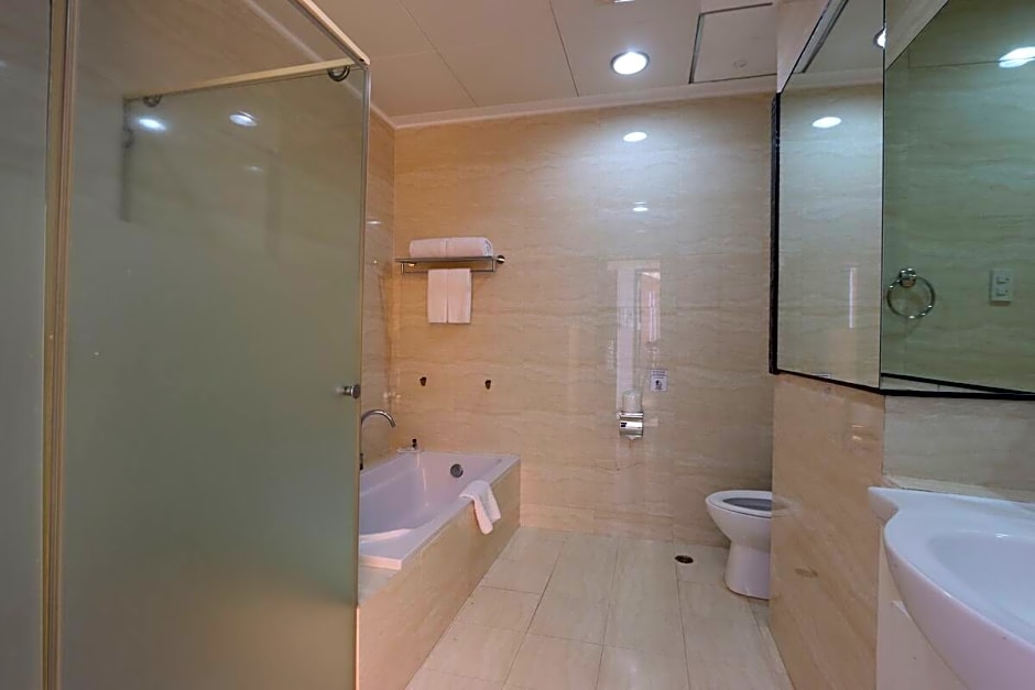 Paseo Premiere Hotel