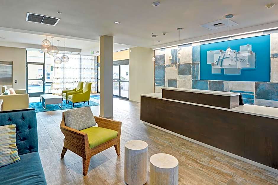 Holiday Inn Express Newport Beach By IHG