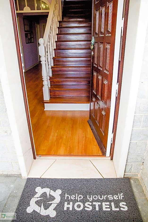 Help Yourself Hostels - Carcavelos Coast