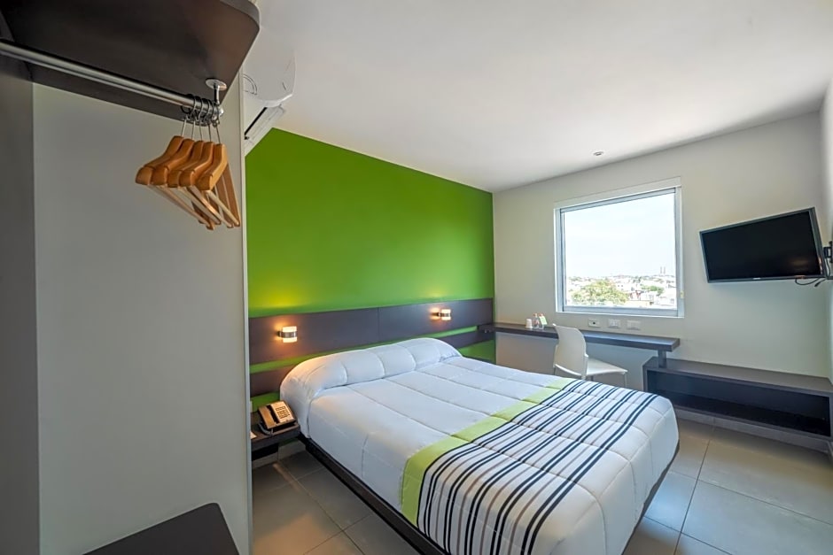 City Express Junior by Marriott Toluca Zona Industrial