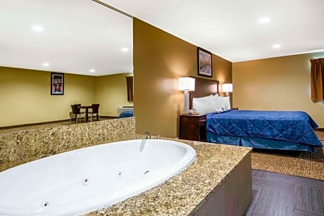 King Suite with Spa Bath - Non-Smoking