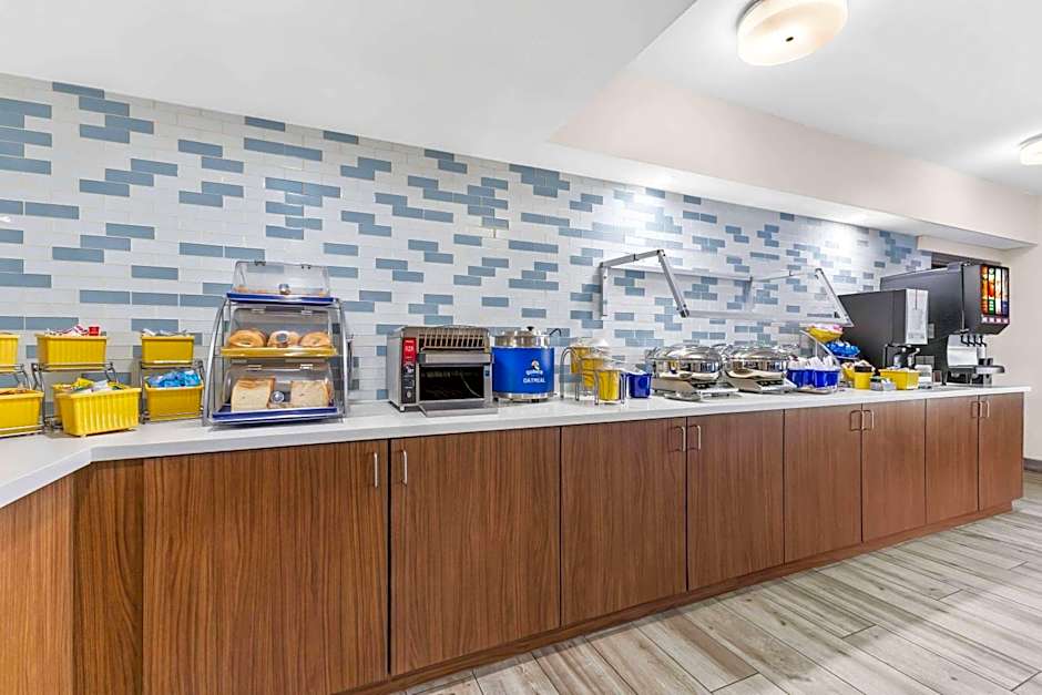 Days Inn & Suites by Wyndham Mesa Near Phoenix