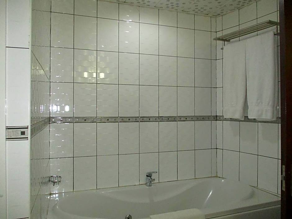 Imperial Royale Hotel