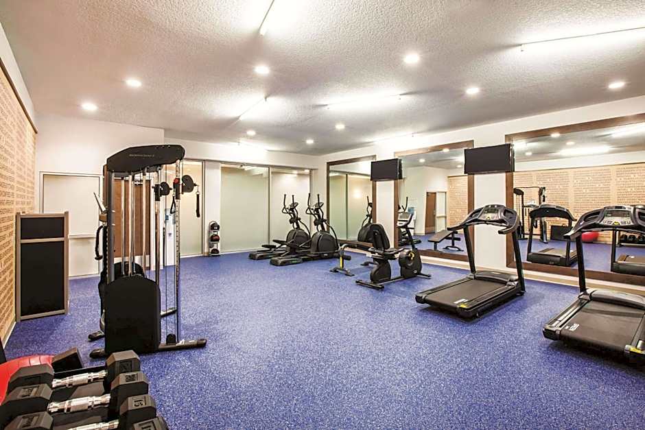 La Quinta Inn & Suites by Wyndham Wichita Northeast