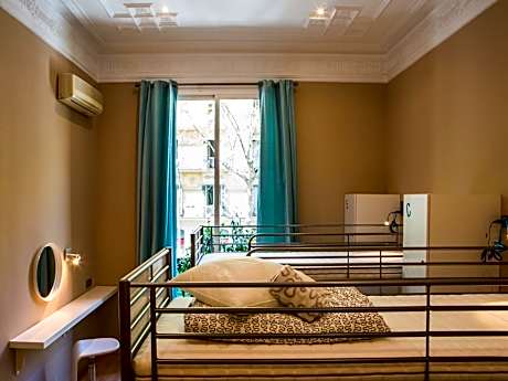 Bed in 6-Bed Dormitory Room - B