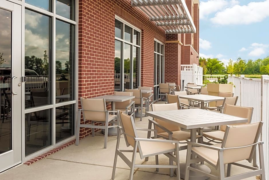 Holiday Inn Express and Suites St Louis-Chesterfield