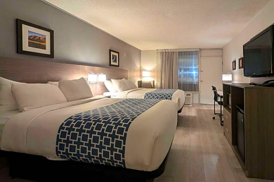 Clarion Inn & Suites and Convention Center